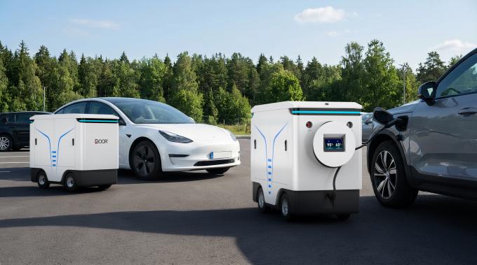100Kw Autonomous Car Charging Station Bidirectional Mobile EV Charger Robot