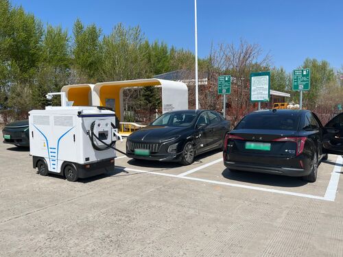 Latest company blogs about Smart Highway Charging Solution Delivered | Door’s Mobile Charging Robot Powers Holiday Travel