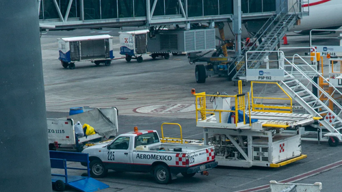 Latest company blogs about Door Energy Mobile EV Charger Drives Airport Electrification from Tugs to Carts